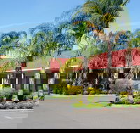 Pines Country Club Motor Inn - Accommodation Cooktown