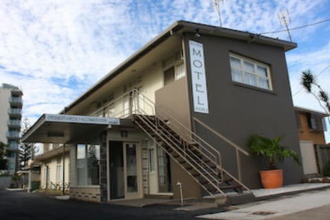 Golden Shores Airport Motel - Accommodation Cooktown 0