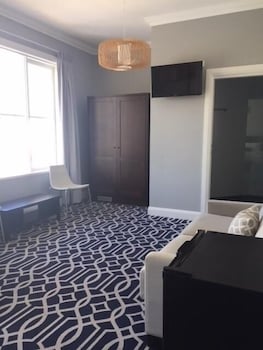 Seabreeze Hotel - Accommodation Cooktown 3