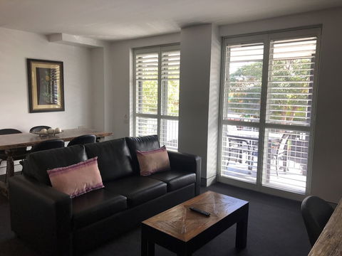 Crown On Darby - Accommodation Cooktown 3