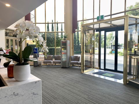 Quality Hotel Melbourne Airport - Accommodation Cooktown 3