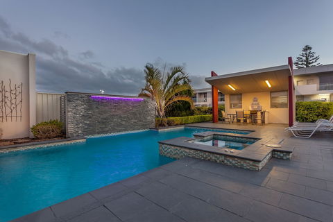 Platinum International - Accommodation Cooktown 0