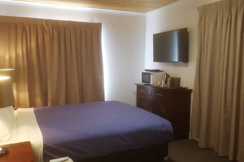 Clunes Motel - Accommodation Cooktown 2