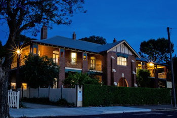 The Old Parkes Convent - Accommodation Cooktown 4