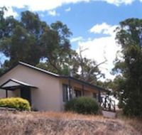 Riesling Country Cottages - Accommodation Cooktown