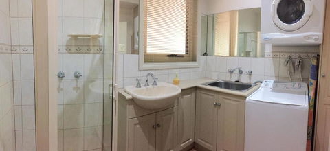 Dockside Waterfront Indulgence - Accommodation Cooktown 1