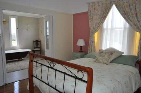 Beths Cottage Roaring 40s - Accommodation Cooktown 6