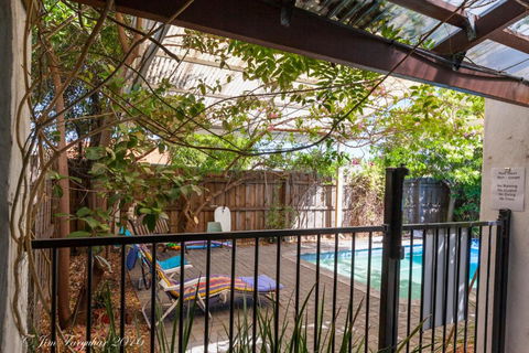 Aarn House B & B Airport Accommodation - Accommodation Cooktown 3