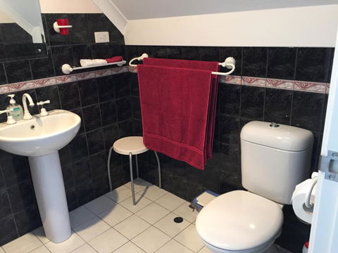 Aarn House B & B Airport Accommodation - Accommodation Cooktown 4