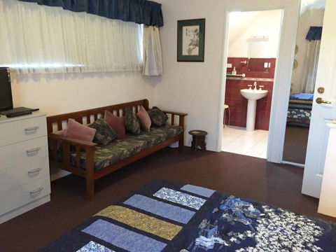Aarn House B & B Airport Accommodation - Accommodation Cooktown 1