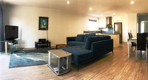 Unit 8 Boardwalk - Accommodation Cooktown 5