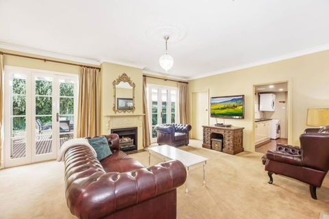 Ayr House Echuca Holiday Homes - Accommodation Cooktown 1