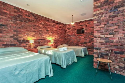 Fernvale Hotel Motel - Accommodation Cooktown 3