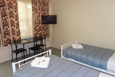 Adelaide Backpackers Travellers Inn - Accommodation Cooktown 5