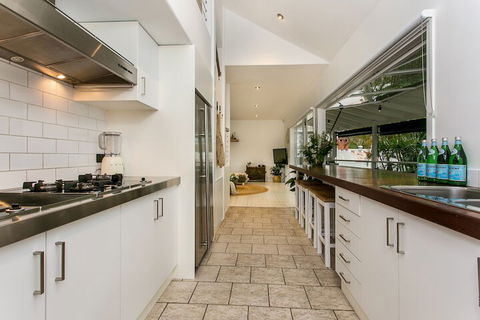 A PERFECT STAY - Cactus Rose Villa - Accommodation Cooktown 3