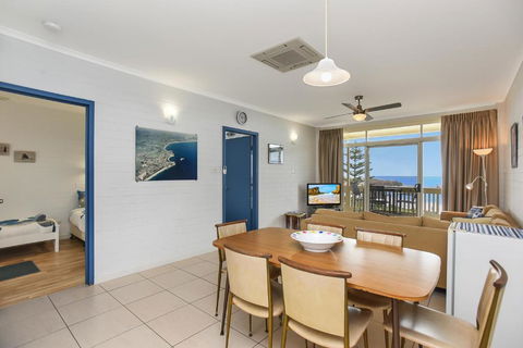 The Dolphins Beachfront Apartments - Accommodation Cooktown 4