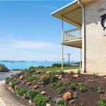 The Dolphins Beachfront Apartments - Accommodation Cooktown 0