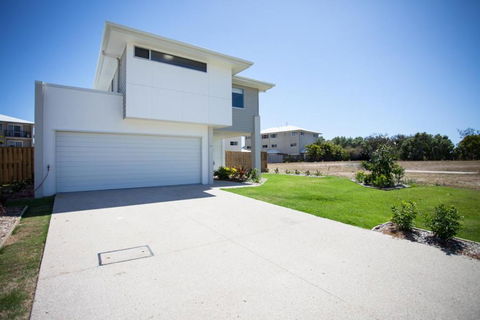 Petrie Beach Holiday Home - Accommodation Cooktown 3