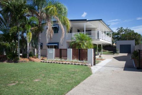 City Beach Holiday House - Accommodation Cooktown 0