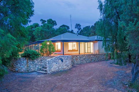 Yallingup Pet Friendly Bush Retreat - Accommodation Cooktown 4