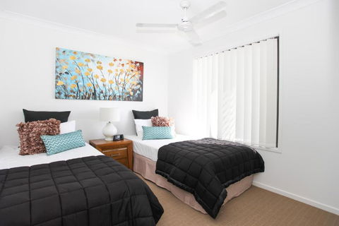 Beach Breeze Holiday House - Accommodation Cooktown 2
