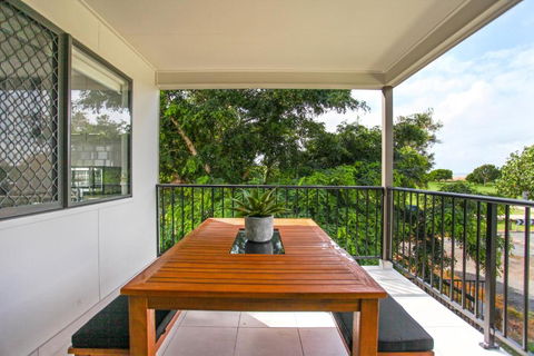 Beach Breeze Holiday House - Accommodation Cooktown 1