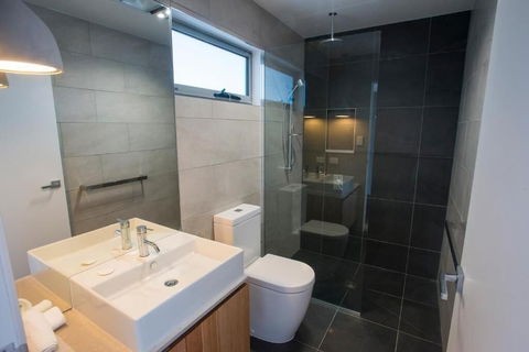 Rosevears Hotel - Accommodation Cooktown 3