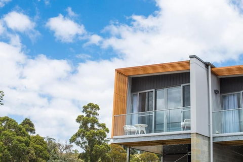 Rosevears Hotel - Accommodation Cooktown 0