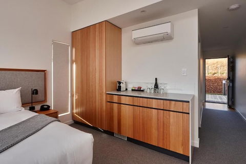 Rosevears Hotel - Accommodation Cooktown 4