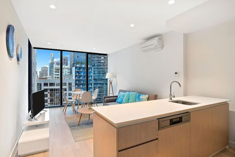 IFSuites (IFSTAYS) EQ Tower - Accommodation Cooktown 6