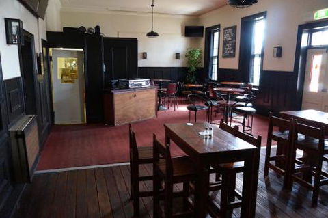 Royal Hotel Cooma - Accommodation Cooktown 3