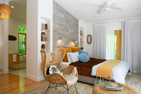 Pineapple Petes Beach House - Accommodation Cooktown 2