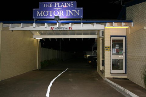 The Plains Motor Inn - Accommodation Cooktown 3
