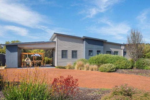 Wirraway Luxury Chalet - Accommodation Cooktown 4