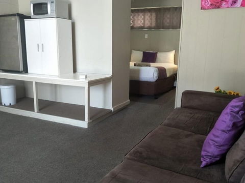 Smerdon Lodge Motel - Accommodation Cooktown 3