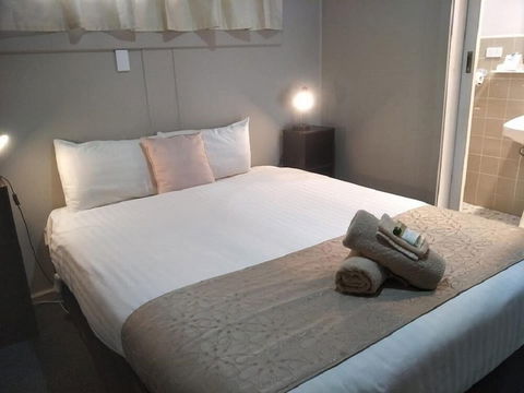 Smerdon Lodge Motel - Accommodation Cooktown 5