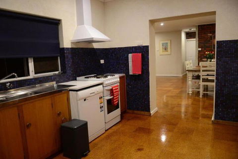 Ratcliff Cottage - Accommodation Cooktown 7