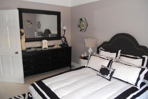 Montrose House - Accommodation Cooktown 3