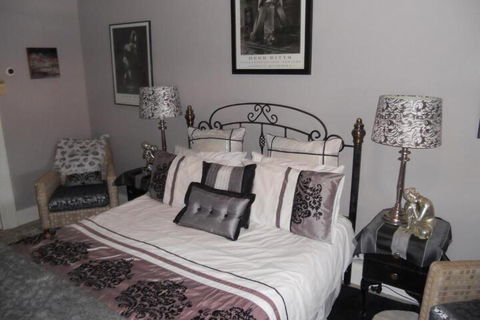 Montrose House - Accommodation Cooktown 7