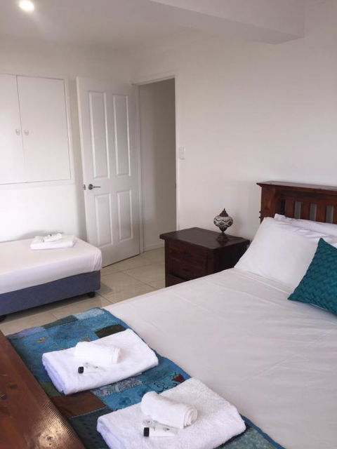 Chez Nous Two Bedroom Apartment - Accommodation Cooktown 3
