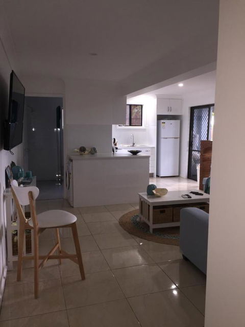 Chez Nous Two Bedroom Apartment - Accommodation Cooktown 4