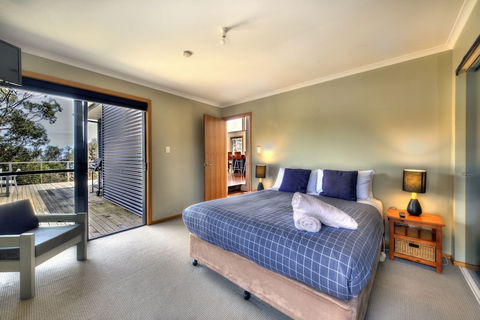 Beachcomber - Accommodation Cooktown 0