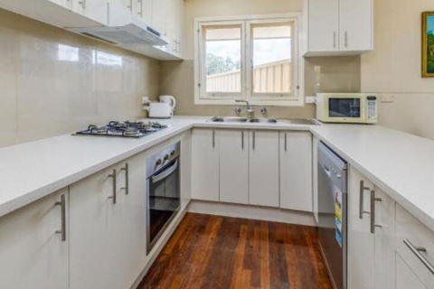 Beautiful Deluxe Family Friendly Holiday House - Accommodation Cooktown 5