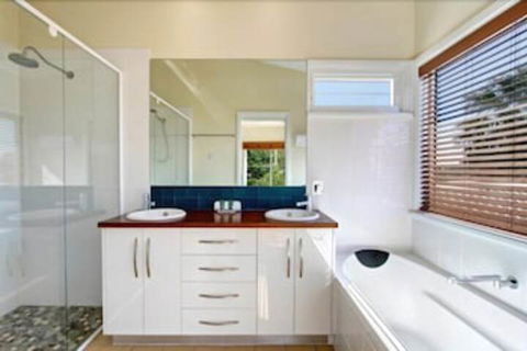 Away On Seaview Street - Accommodation Cooktown 3