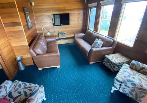 Camelot - Accommodation Cooktown 6