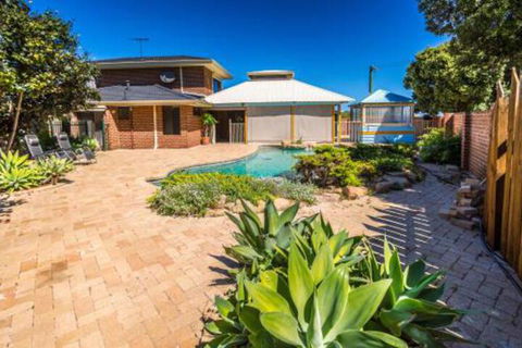 Yanchep Beach Retreat - Accommodation Cooktown 3
