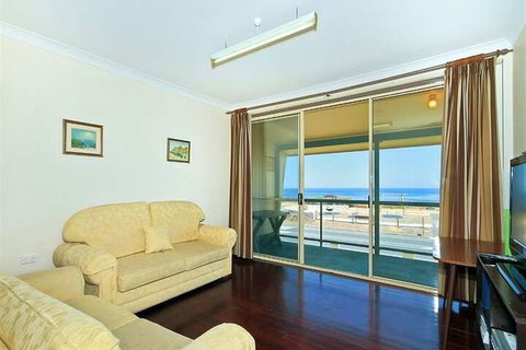 Sun & Fun - Accommodation Cooktown 5