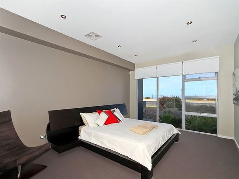Ocean 180A - Accommodation Cooktown 6