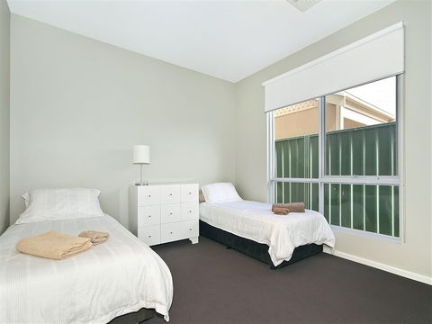 Ocean 180A - Accommodation Cooktown 3