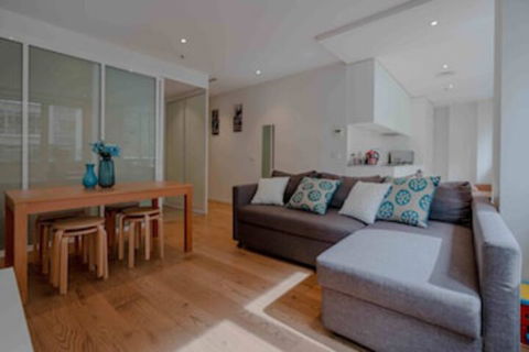 Absolute Collins - Accommodation Cooktown 0